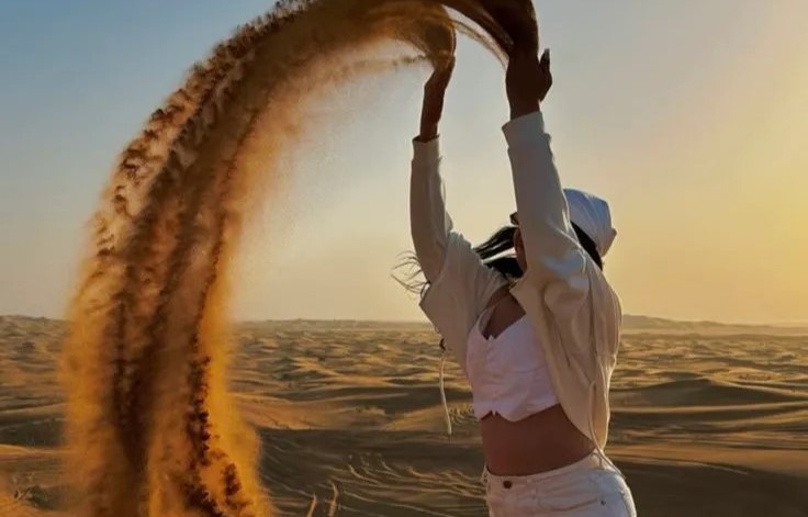 Ultimate Evening Desert Safari Guide: Dune Bashing, BBQs & Falconry (2026)